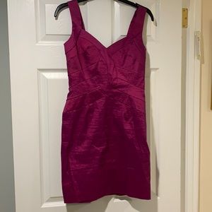 Very pretty cocktail dress, says size 10 but fits size 4-6
